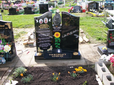 MADONNA TEARDROP HEADSTONE ON SPLAY BASE